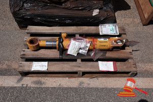 1 X Expressway Spares Hydraulic Ram, Model: 16m, Type - Artic Pn 37866110 (Used, Some Marks) (S44#Ritm083544, Dr# 1721)
