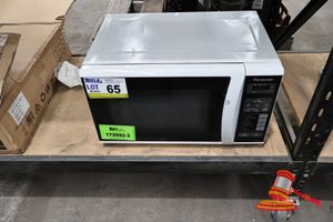 65 · 1 X PANASONIC MICROWAVE OVEN, MODEL: NN-ST340W, SN:5D72200023,PLASTIC ON HANDLE BROKEN, UNTESTED