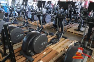 1 X Pulse Fitness Elliptical Cross Trainer, Model: 280g-F, Sn:280g-F06527, Untested, Some Marks, 570mm W X 2m L X 1.6m H, On A Pallet