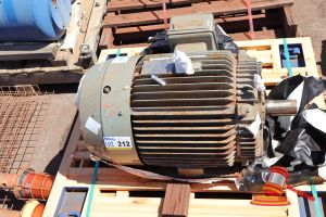 212 · 1 X TOSHIBA 3-PHASE INDUCTION MOTOR, HIGH EFFICIENCY, MODEL; D200L, 30KW, 415V, 52.1A, S/N:19501803 , UNTESTED (SOME RUST / WEATHERING), APPROX; 660MM L X 520MM W X 530MM H,ON A PALLET (PO:1004663648)