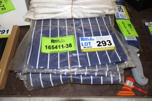 293 · BUTCHER STRIPE BIB APRON (10)