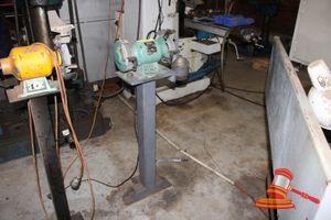 79 · 150MM GRINDER ON STAND. 240V
