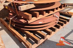 3x Guard, Counterweight Metso, Overall Dimensions 2270mm L X 2270mm W X 620mm H On Pallet. ( S44#4974282500/8, Dr#1528 )