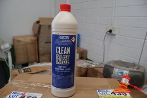 2x BOXES OF CLEAN EASY HEAVY DUTY DRAIN CLEANER, 1L PER BOTTLE, 20x BOTTLES TOTAL