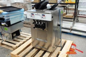 19 · 2024 SPACEMAN 6235C SOFT SERVE MACHINE, S/N 2403835, 220V, 50HZ