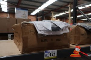 121 · APPROX 20x WHITE CHEFS JACKETS, SIZE: S