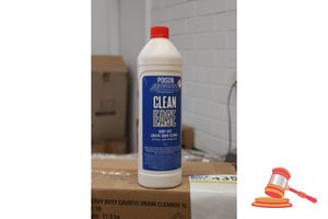 2x BOXES OF CLEAN EASY HEAVY DUTY DRAIN CLEANER, 1L PER BOTTLE, 20x BOTTLES TOTAL