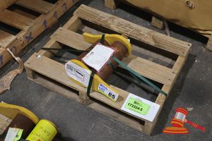 2 X Metal Locking Pins, Approx; 250mm L, On A Pallet, Some Rust (S44#Ritm0812454, Dr# 1606)