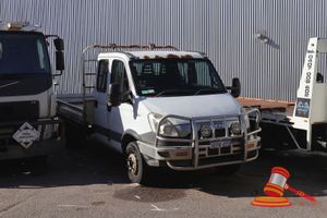 2012 Iveco 70C17 Flat Bed Truck White, Manual, Diesel Reg #: 1EFK073, Expiry: 20/09/2026 ODO: 257,351 Kms Showing on Clock Eng #: 1518820 VIN: ZCFC70C1005901945 Features: Air Conditioning Power Steering Bullbar, Spotlights, Towbar. (*Key # 81, WP # 4791*) Condition: **Chipped Windscreen, Rust On Vehicle Tray.** Panel: FAIR, Paint: FAIR, Glass: FAIR, Tyres: FAIR, Dash: FAIR, Upholstery: FAIR, Floor: FAIR, Overall Condition: FAIR
