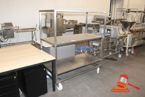 125 · STAINLESS STEEL 3 TIER MOBILE SHELVING UNIT. APPROX 1400 X 620 X H1580MM