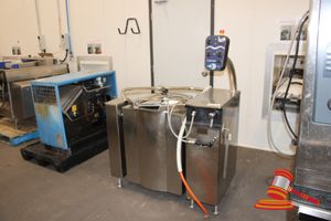 109 · 2021 METOS VIKING 4G COMMERCIAL JACKETED TILTING COOKING KETTLE. MODEL MG4224206C. 3 PHASE HARD WIRED. APPROX 1200 X 770 X 1550MM