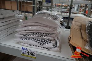 138 · BUNDLE OF WHITE POLO SHIRTS, SIZE: 2XL