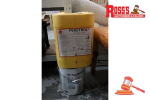 117 · BUNDLE WITH BOTTLE OF PENETROL WETTING AGENT AND TIN OF TAUBMAN'S EASY COAT CEILING PAINT
