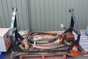 38 · PALLET WITH STEEL FRAME/RUBER BELTING/HYDRAULIC MOTOR/HOSES