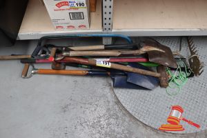 191 · BUNDLE OF ASSORTED GARDEN TOOLS INCLUDING: SHOVEL, RAKE, SLEDGE HAMMER ETC