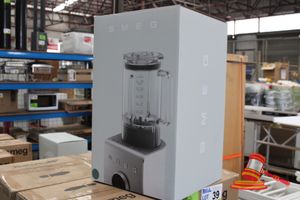 40 · 1 X SMEG HIGH PERFORMANCE BLENDER, MODEL: BLC02EGMAU, 220-240V 50/60HZ 1400W, GROSS WEIGHT: 9.5 KG (POSS UNUSED, BOXED)