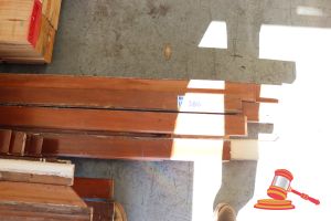 386 · BUNDLE OF RECYCLED JARRAH SKIRTING, APPROX 18 x 19mm, VARIOUS LENGTHS FROM 3000mm TO 5800mm