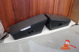 373 · PAIR OF TAPERED UNDER TRAY TOOL BOXES, 700mm R&L, ALUMINIUM MATTE BLACK
