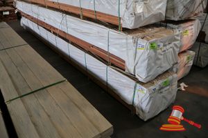 124 · 085 X 020 DECKING KARRI FEATURE APPROX 595.000 LM RANDOM LENGTHS (PACK NO-310000164) -TRANSPORT DIMS L 5.6 x W .500mm x D500mm