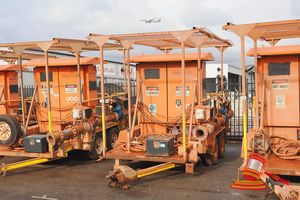 28 · 2015 UON DEWATERING TRAILER TANDEM, ORANGE, SERIAL# 4120-05, RING HITCH, SECTION OF PIPING AND VALVES, BORE PUMP STARTER PANEL, (*NOTE - FLATY TYRES*) ASSET# TA1003