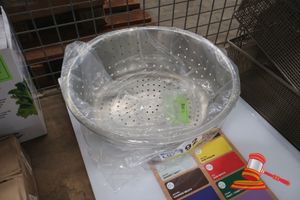 192 · S/S CHINESE COLLANDER 38CM