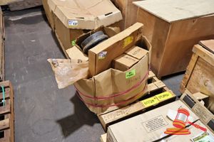 136 · 1 X CAT FUEL CORE ASSEMBLY, 375-6170, CAT WIPER ASSEMBLY, 535-2832, 2 X CAT CONT GP B, 348-6995, METAL BRACKETS, RUBBER CYLINDERS, ON A PALLET, WRAPPED/BOXED, POSS UNUSED. (B7777698)