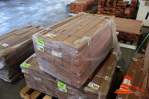 126 · PACK OF JARRAH DECKING, FEATURE, 086mm x 019mm, LM 108, 9.82M2 WITH 5mm GAP (PACK# 320026252) TRANSPORT DIMS L900mm x W500mm x 400mm