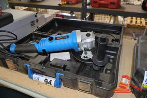 1 X Tru-Blue Twin Blade Circular Saw, Corded , 850w, In Carry Case, Untested (Some Marks)