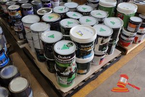 73 · PALLET OF VARIOUS PAINT TINS, BRANDS INCLUDING: DULUX WEATHERSHIELD, DULUX PRECISION, TAUBMANS PERMAWALL, VARIOUS OTHERS, DAMAGED AND LEAKING, ON A PALLET