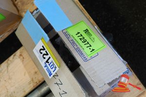 122 · 5x CIRCUIT BREAKER LARGE, 80A, 164836, IN A BOX. ( 946901632, PLANT# 1069 )
