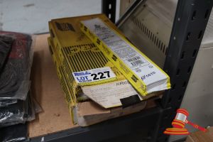 227 · 2x BOXES OF ESAB VACPAC WELDING ELECTRODES, SIZE: 3.2 x 350mm