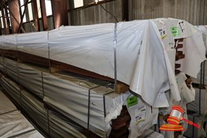 50 · PACK OF JARRAH, SKIP DRESSED, FEATURE, 100mm x 25mm, 401LM, 5.4mm x 400mm x 400mm, APPROX, NOTE: RANDOM LENGTHS (PACK# 320027893)