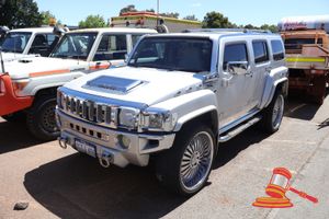 2008 General Motors Hummer H3 Wagon Silver, 4 x 4, Auto, 5 Cyl Petrol Reg #: 1CTJ490, Expiry: 30/12/2026 ODO: 268,292 Kms Showing on Clock Eng #: M84436336, VIN: ADMDN13E984436336 Features: Air Conditioning, Power Steering, Sidesteps, 24 Inch Chrome Rims, Roof Rack, After Market Stereo & Sub Woofer, Tow Assembly, Sun Roof, Front Seat Covers, Spare Tyre (*Key # 10, WP# 5081*) Condition: **Paint Faded On Bonnet & Roof, Minor Panel Damage LHFS Passengers Door, Minor Paint Scratches, Scratched Cargo