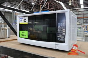 52 · 1 X ANKO MICROWAVE OVEN, MODEL: P70B20AP-ST,UNTESTED