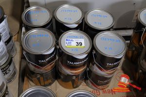 39 · 12 X TAUBMANS PROFESSIONAL EXTERIOR GLOSS PAINT, NEUTRAL, 4L TINS