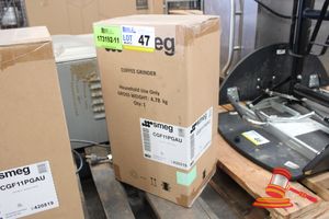 47 · 1 X SMEG COFFEE GRINDER, MODEL: CGF11PGAU, GROSS WEIGHT: 4.78 KG (POSS UNUSED, BOXED)