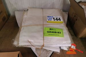 144 · WHITE WAITERS APRON W/POCKET (10)