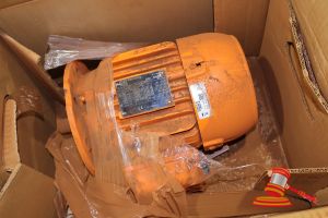 1 X Weg Electric Motor, Model: W22, Sn:1071024519, 1.8 Lw 60hz, 70k, Approx; 270mm L X 190mm W (Untested, Some Rust/Marks), Boxed (S44#4974630832, Dr#1775)