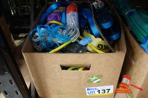 137 · BOX OF VARIOUS ROPES AND RATCHET TIEDOWNS STRAPS