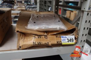 Box Of White Chefs Jackets, Size: L