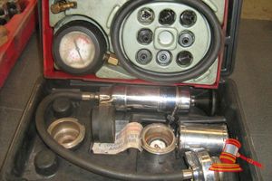 90 · RADIATOR PRESSURE TESTER AND 1 x HYDRAULIC TEST UNIT