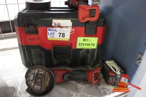 ASSORTED MILWAUKEE POWER TOOLS, INCLUDES; GRINDER, TECH GUN, WET AND DRY VACUUM, BATTERY AND GRINDER DISCS, UNTESTED, SOME MARKS