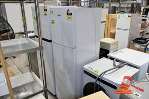 86 · 1 X LEMAIR 250L REFRIGERATOR FREEZER MODEL: LTM268W, (UNTESTED)