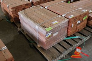 Pack Of Jarrah Decking, Feature, 086mm X 019mm, Lm 108, 9.82m2 With 5mm Gap (Pack# 320026256) Transport Dims L900mm X W500mm X 400mm