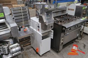 4 · L.B ITALIA GN2 GNOCCHI MACHINE, MOBILE, 3 PHASE (PLUG). INCLUDES 2 X FORMING BLOCKS
