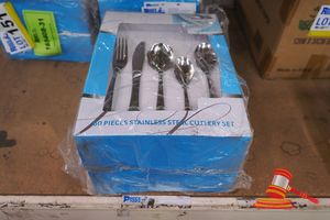 152 · 2x 60PCE CUTLERY SET