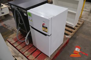 5 · 1 X CHIQ REFRIGERATOR, MODEL: CTM086DW, SN:CHIML94K96CTM086DW00469, L470 X W500 X H840, UNTESTED