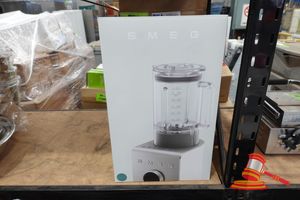 37 · 1 X SMEG HIGH PERFORMANCE BLENDER, MODEL: BLC02EGMAU, 220-240V 50/60HZ 1400W, GROSS WEIGHT: 9.5 KG (POSS UNUSED, BOXED)