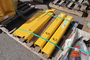2 X Komatsu Dozer D 85 Cylinder Covers, P/N 154-71-71720, 1 X Komatsu Panel P/N Unknown