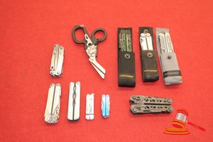 27 · 10 X ASSORTED LEATHERMAN MULTI PURPOSE TOOLS